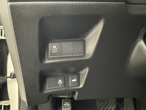 Used 2019 INFINITI Q70 Luxe image 31
