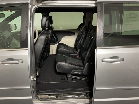 Used 2019 Dodge Grand Caravan SXT image 28