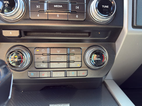 Used 2018 Ford F150 Lariat w/ Equipment Group 501A Mid image 20