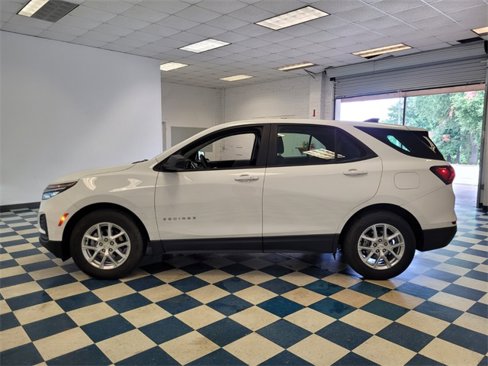 Used 2022 Chevrolet Equinox LS image 4