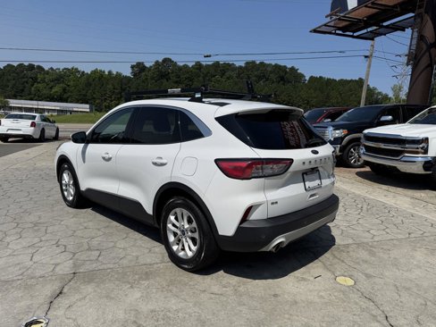 Used 2020 Ford Escape SE image 10