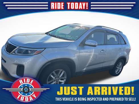 Used 2015 Kia Sorento LX image 1