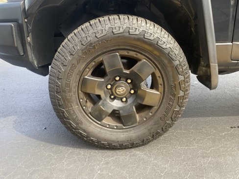 Used 2008 Toyota FJ Cruiser 4WD image 10