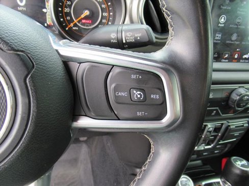 Used 2019 Jeep Wrangler Unlimited Sahara image 19