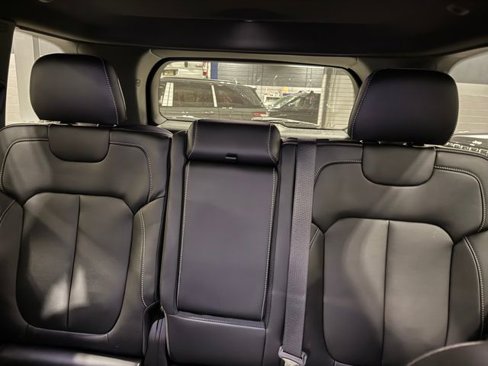 New 2025 Jeep Grand Cherokee Limited image 24