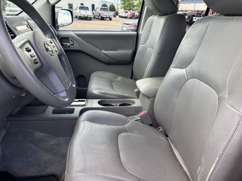 Used 2012 Nissan Frontier SL image 17