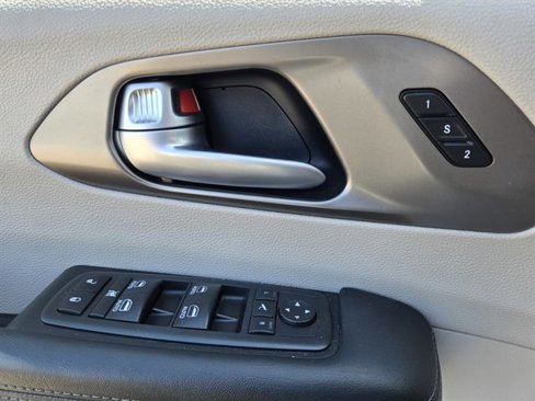 Used 2018 Chrysler Pacifica Limited w/ Advanced Safetytec Group image 19