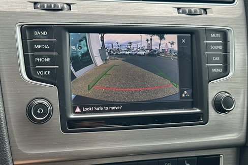 Used 2016 Volkswagen Golf Limited Edition image 19