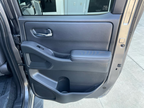 Used 2022 Nissan Frontier SV image 18