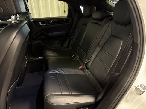 Certified 2022 Porsche Cayenne Coupe image 23