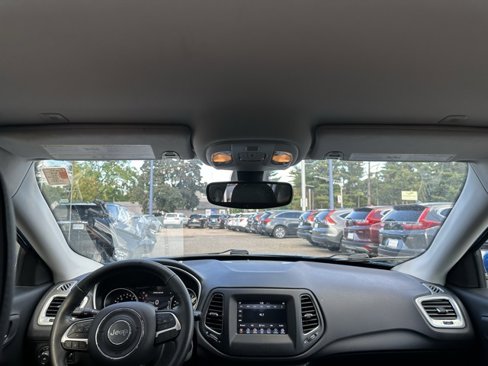Used 2018 Jeep Compass Latitude w/ Popular Equipment Group image 14
