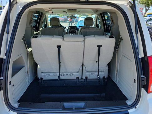 Used 2013 Dodge Grand Caravan SE image 36