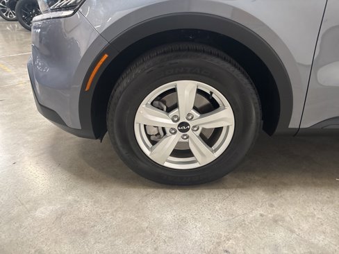 Used 2023 Kia Sorento LX image 22