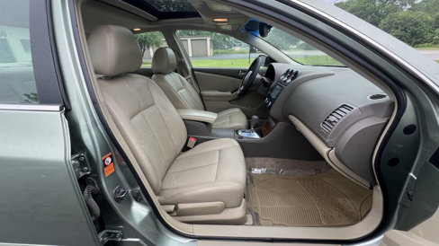 Used 2008 Nissan Altima 3.5 SE w/ Technology Pkg image 26