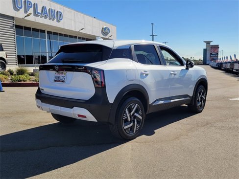 Used 2025 Nissan Kicks SV image 11