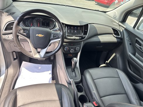 Used 2022 Chevrolet Trax LT w/ Premium Seat Package image 14