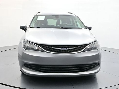 Used 2020 Chrysler Voyager Lxi image 2