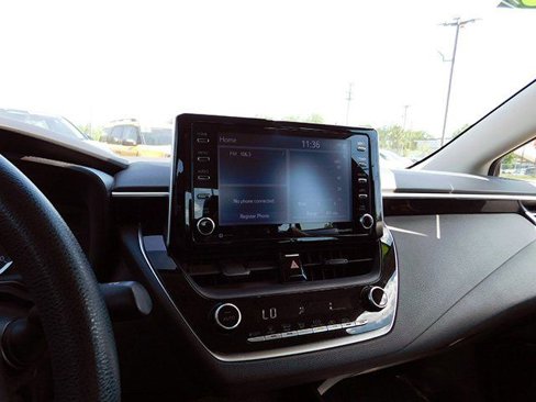 Used 2021 Toyota Corolla LE image 13