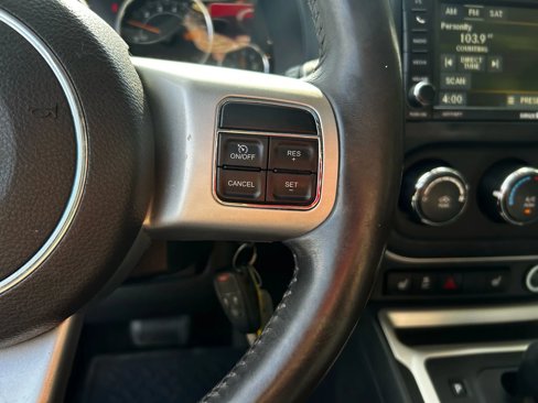 Used 2015 Jeep Compass High Altitude image 14