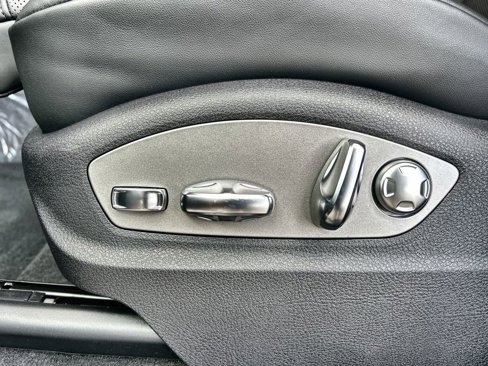 New 2026 Porsche Macan image 16