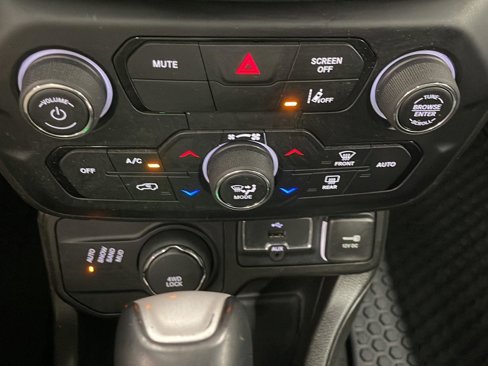 Used 2022 Jeep Renegade Limited w/ Sun, Sound & Wheels Group image 22