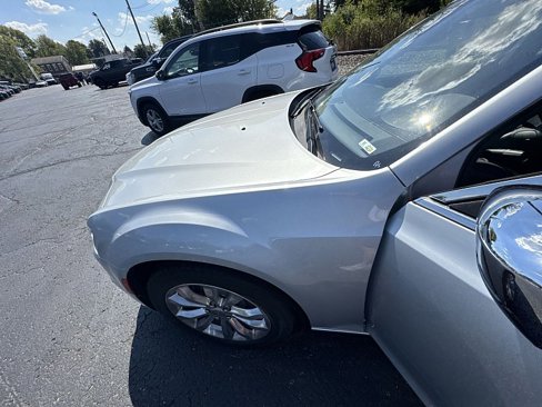 Used 2019 Chrysler 300 Limited image 27