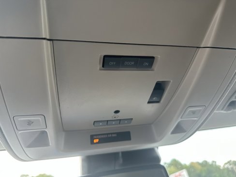 Used 2017 GMC Sierra 1500 SLT w/ SLT Premium Package image 32