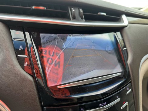 Used 2013 Cadillac XTS Premium image 30