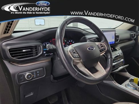 Used 2021 Ford Explorer Limited w/ Equipment Group 301A image 21