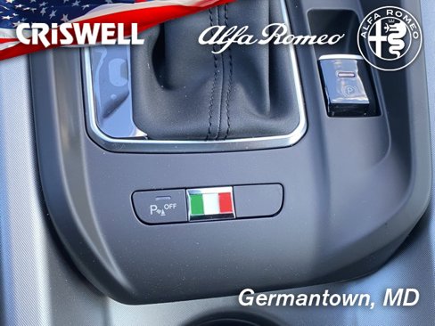 New 2025 Alfa Romeo Tonale w/ Premium Package image 32