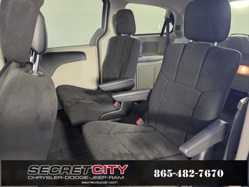 Used 2013 Dodge Grand Caravan SE image 26