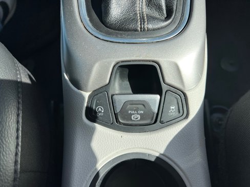 Used 2019 Jeep Compass Latitude w/ Popular Equipment Group image 18