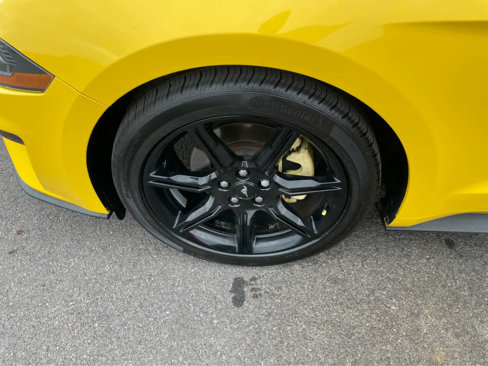 Used 2018 Ford Mustang Coupe w/ Black Accent Pkg image 9