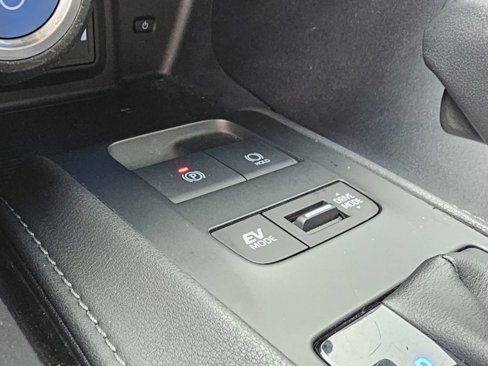 Used 2021 Toyota Venza LE w/ Carpet Mat Package (TMS) image 22
