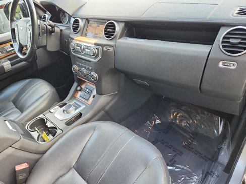Used 2015 Land Rover LR4 HSE image 29