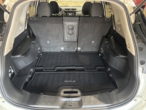 Used 2017 Nissan Rogue SV image 13