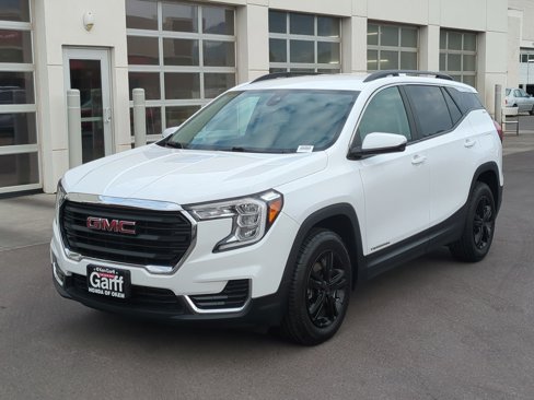 Used 2023 GMC Terrain SLE w/ Driver Convenience Package image 10