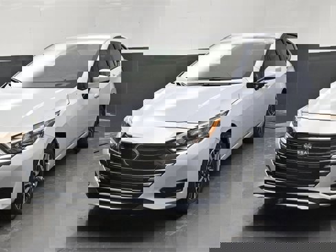 New 2025 Nissan Versa SV w/ Trunk Package image 5