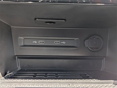New 2025 Volkswagen Taos SE image 20