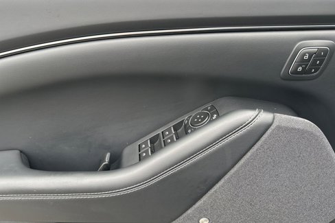 Used 2022 Ford Mustang Mach-E Premium image 12