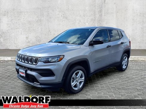 Used 2023 Jeep Compass Sport image 6