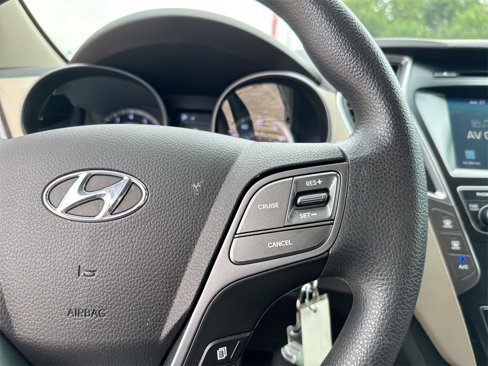 Used 2019 Hyundai Santa Fe XL SE image 18