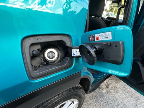Certified 2021 Jeep Renegade Latitude image 37