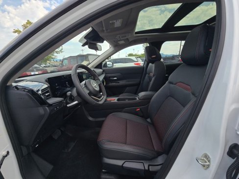 New 2025 Nissan Kicks SR w/ SR Premium Package image 22