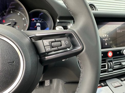 Used 2025 Porsche Macan image 20