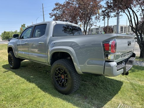 Used 2020 Toyota Tacoma Limited image 10