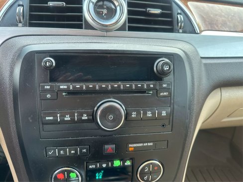 Used 2011 Buick Enclave CXL image 15