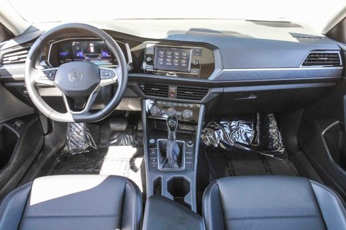 Used 2022 Volkswagen Jetta SE image 13
