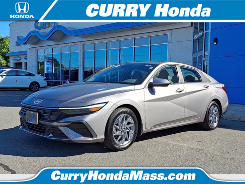 Used 2024 Hyundai Elantra SEL image 1