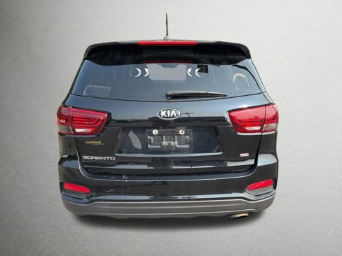 Used 2019 Kia Sorento L image 4